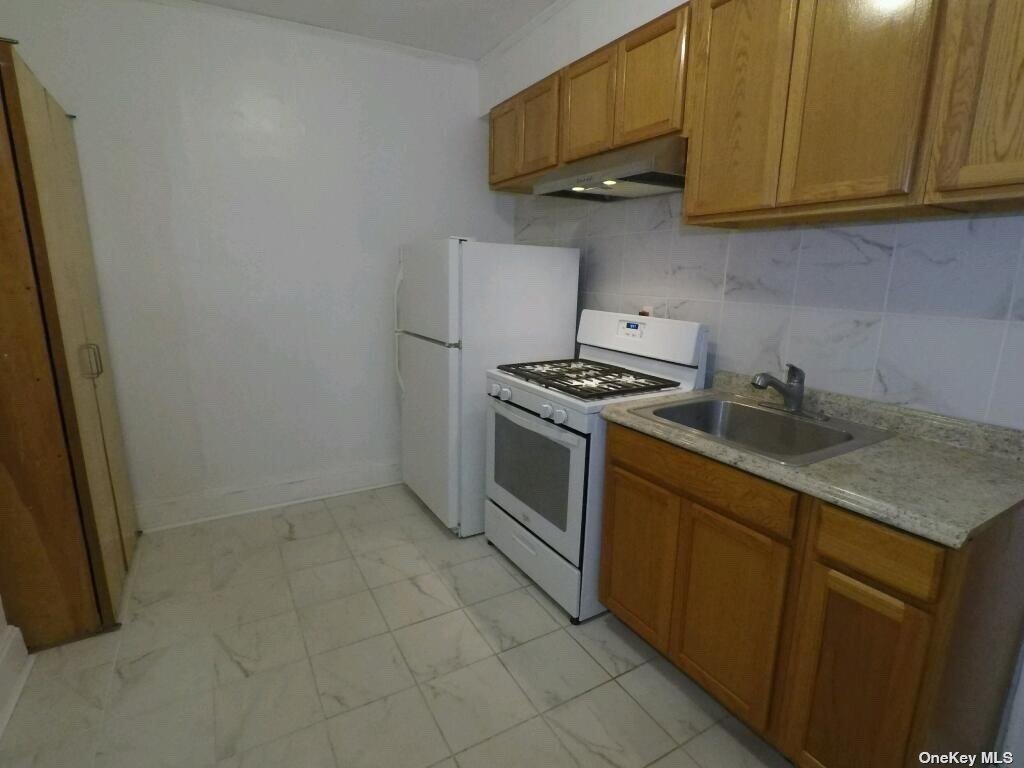 Foto del edificio - 168 Ormonde Blvd