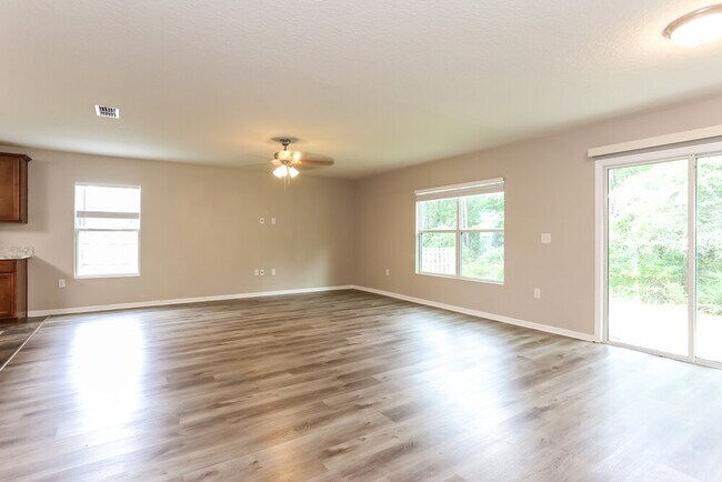 Building Photo - 11454 Carson Lake Dr