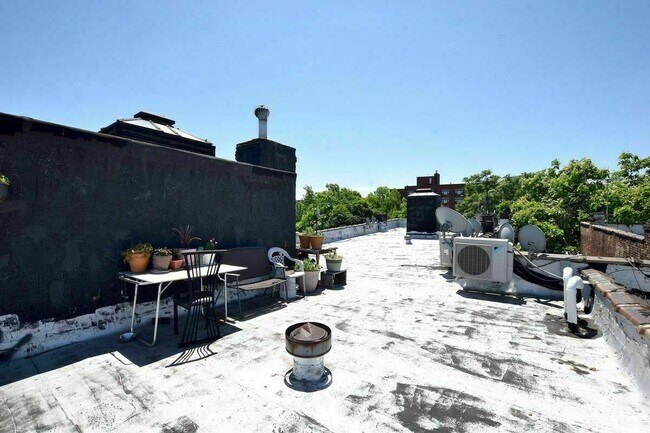 Foto del edificio - 1054 Park Pl