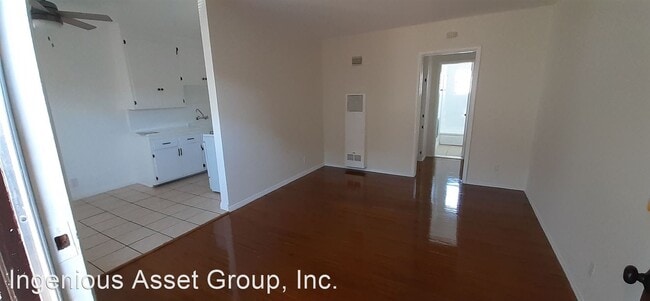Building Photo - 1 br, 1 bath Apartment - 1817 W 4th St.