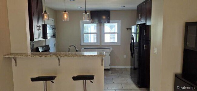 Foto del edificio - 830 Knowles St