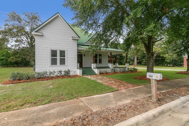 Building Photo - 142 S Broad St