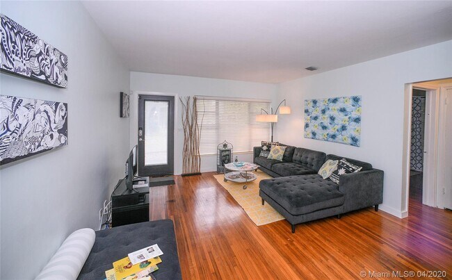 Building Photo - 2 NE 44th St