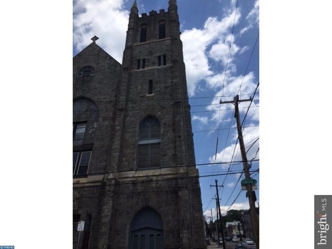 Building Photo - 3849 Terrace St