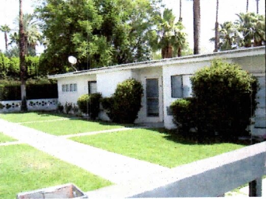 Building Photo - 275 E Tamarisk Rd
