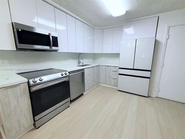 Building Photo - 9352 S Belfort Cir