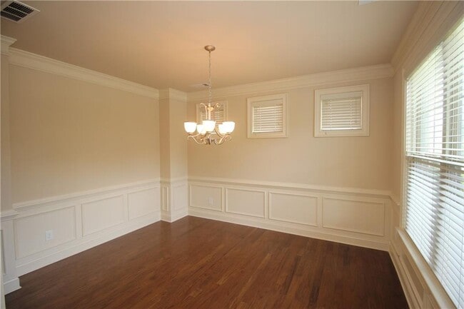 Building Photo - 1665 Gallant Fox Ln