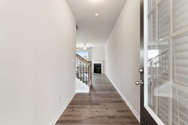 Photo - Contemporary 3 bed 2.5 Bath Town Home in Oakwood! Mundy Mill Township