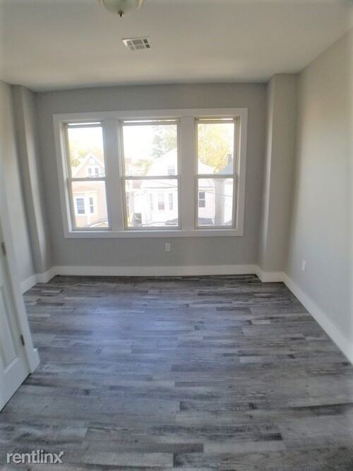 Foto del edificio - 3 br, 1.5 bath  - 53-55 Hobson St