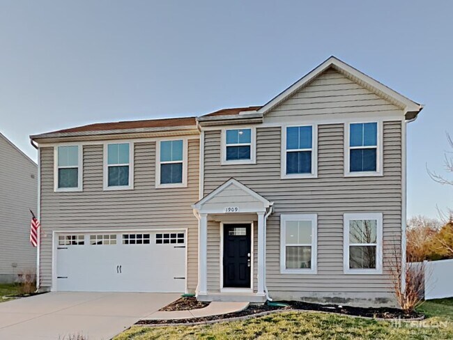 Building Photo - 1909 Belle Arbor Dr