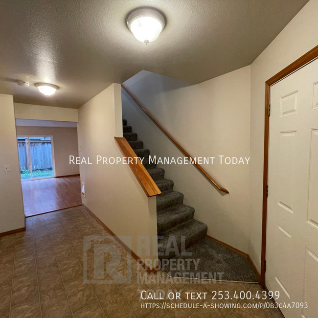 Foto del edificio - Awesome 3 Bedroom Duplex in Tacoma!