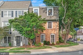 Building Photo - 1121 Randolph Rd