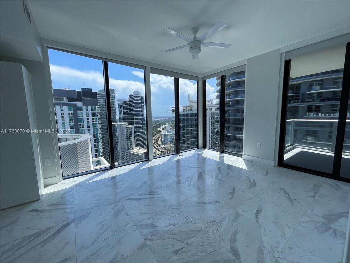 Foto principal - 1010 Brickell Ave