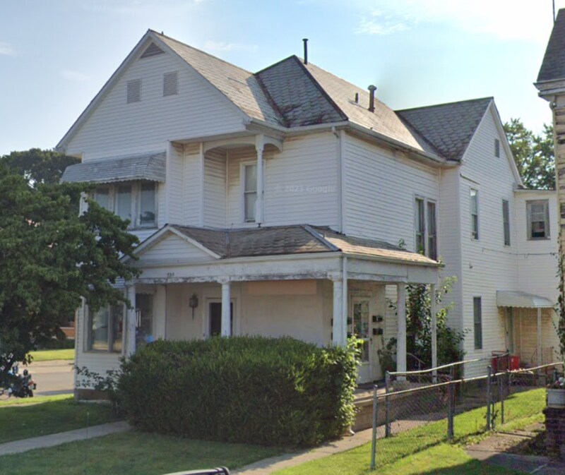 Primary Photo - 338 N Columbus St