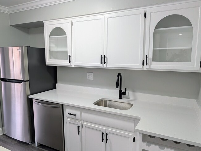 Foto del edificio - 107 Kennedy Dr