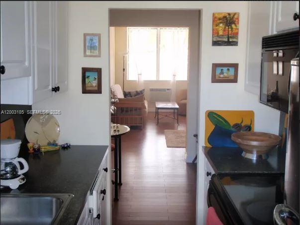 Foto del edificio - 900 Euclid Ave