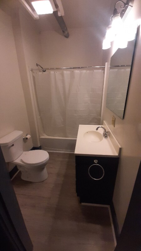 Foto del edificio - 1400 Wheeling Ave