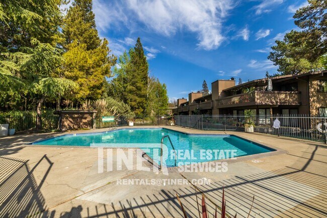 Building Photo - 2494 Larkspur Ln