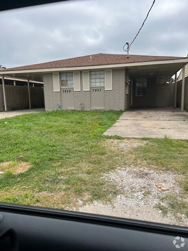 Little Woods Apartments for Rent with a Yard New Orleans, LA 1