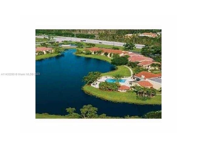 Building Photo - 595 Vista Isles Dr