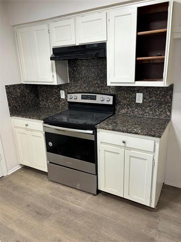 Foto del edificio - 7530 Kings Ridge Rd