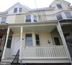 Building Photo - 1157 Chambers St