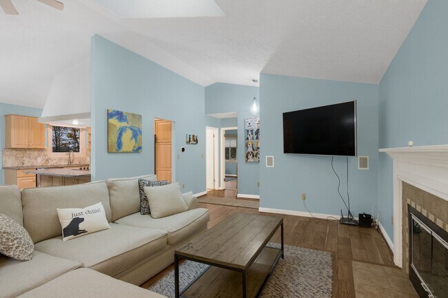 Foto del edificio - Charming Home at the Base of Old Mission Peninsula