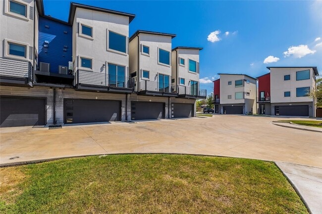 Building Photo - 1417 Kramer Ln