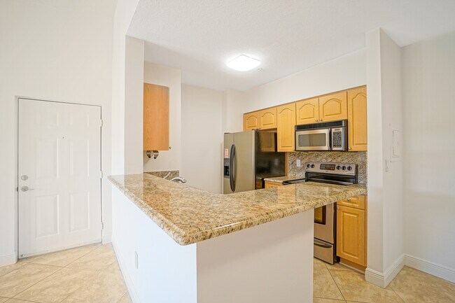 Building Photo - 6841 SW 44th St