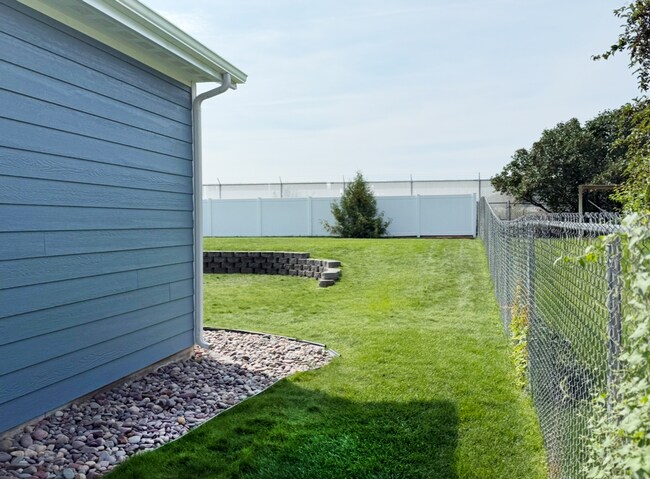 Building Photo - Lovely South Kalispell Home