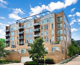 Building Photo - 1720 Oak Ave