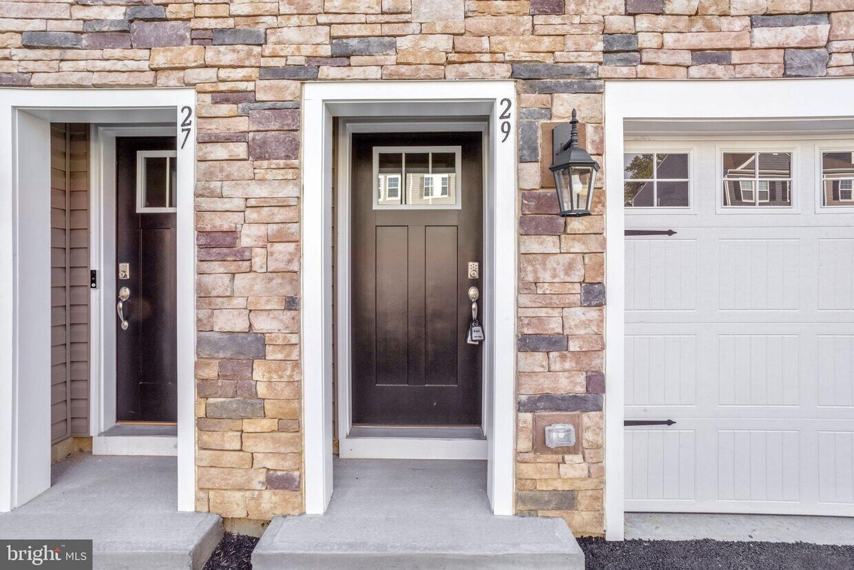 29 Sisters Farmstead Rd, Mount Laurel Township, NJ 08054 Townhome