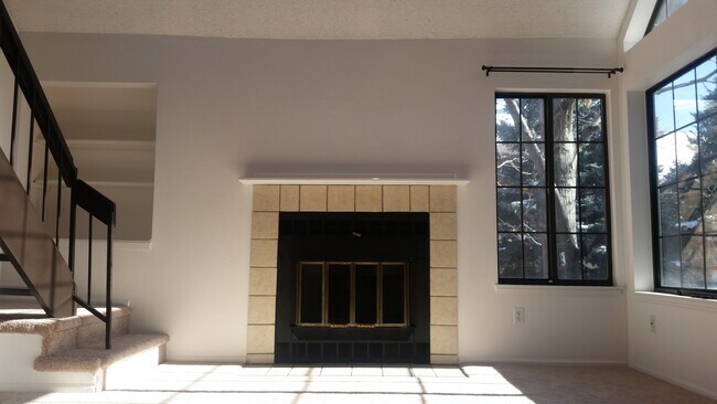 Building Photo - 834 S Vance St