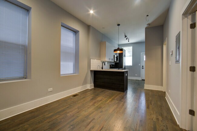 Foto del edificio - 1317 W Erie St
