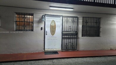 Building Photo - 1000 W 28th St