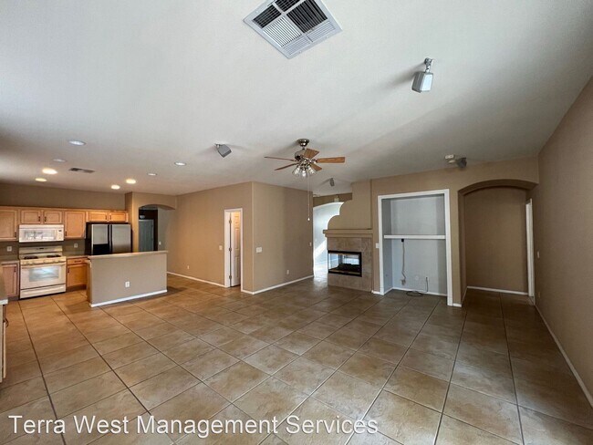 Foto del edificio - 4 br, 2 bath House - 10838 Milbank Ave.