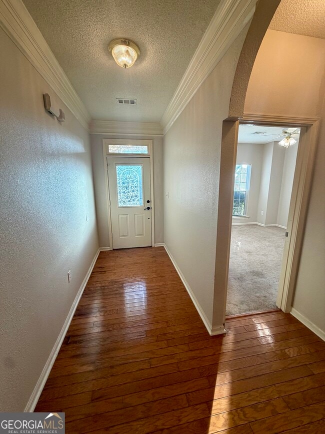 Building Photo - 213 Carrington Ln