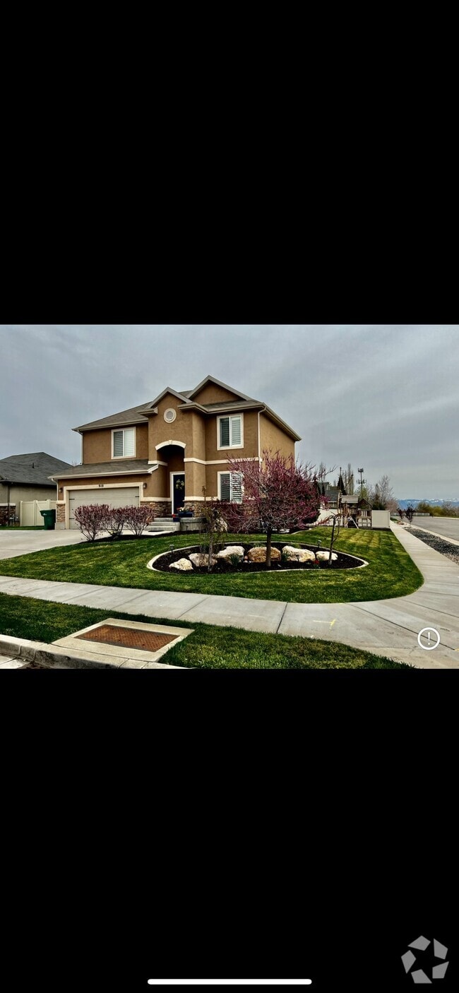 Major Meadows Apartments for Rent with Hardwood Floors Clearfield, UT