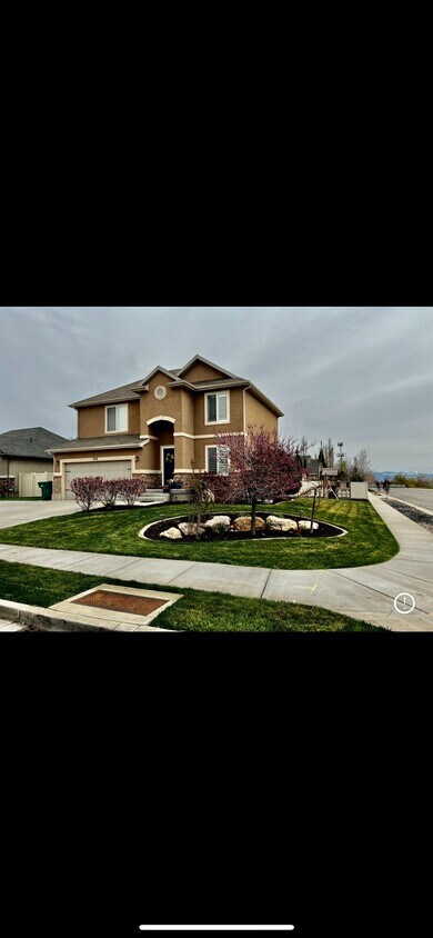 Primary Photo - 910 E James Cir