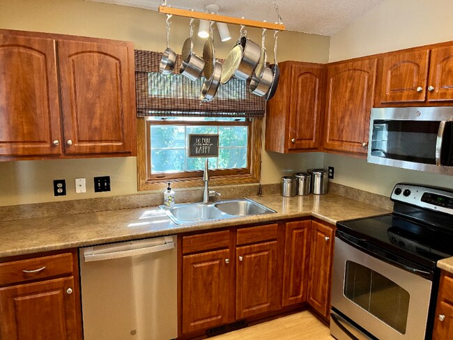 Foto del edificio - 17604 Lorence Way