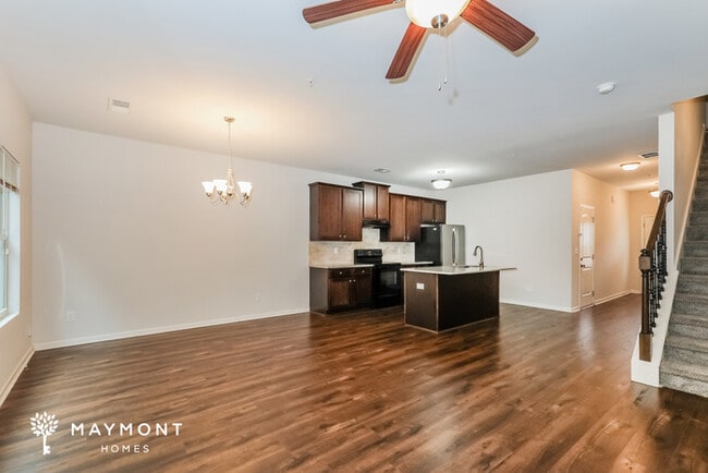 Building Photo - 1950 Old Dogwood