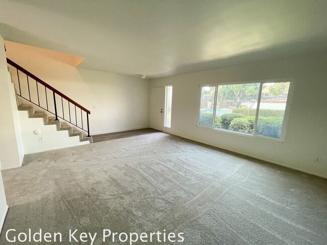 Building Photo - Charming 2 Bedroom, 2.5 Bathroom Condo – P...