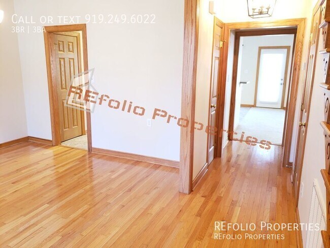 Building Photo - Beautiful 3 Bedroom Home w/a Bonus Room + ...