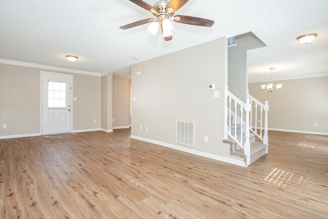 Foto del edificio - 1310 Candlewood Dr