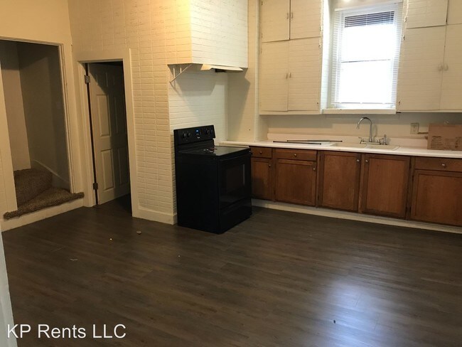 Building Photo - 5 br, 2 bath Apartment - 401 N Elm Ave