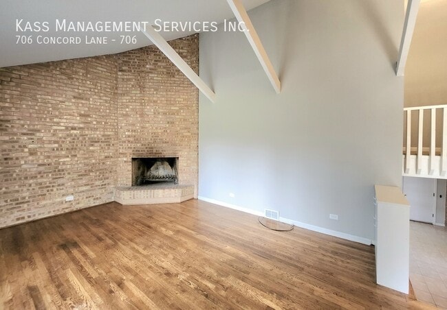 Foto del edificio - 706 Concord Ln