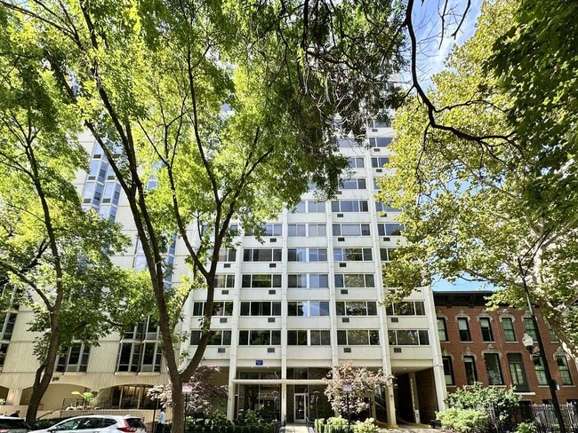 Building Photo - 1442 N Dearborn St