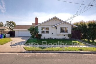 Building Photo - 6135 Chadwick Ave