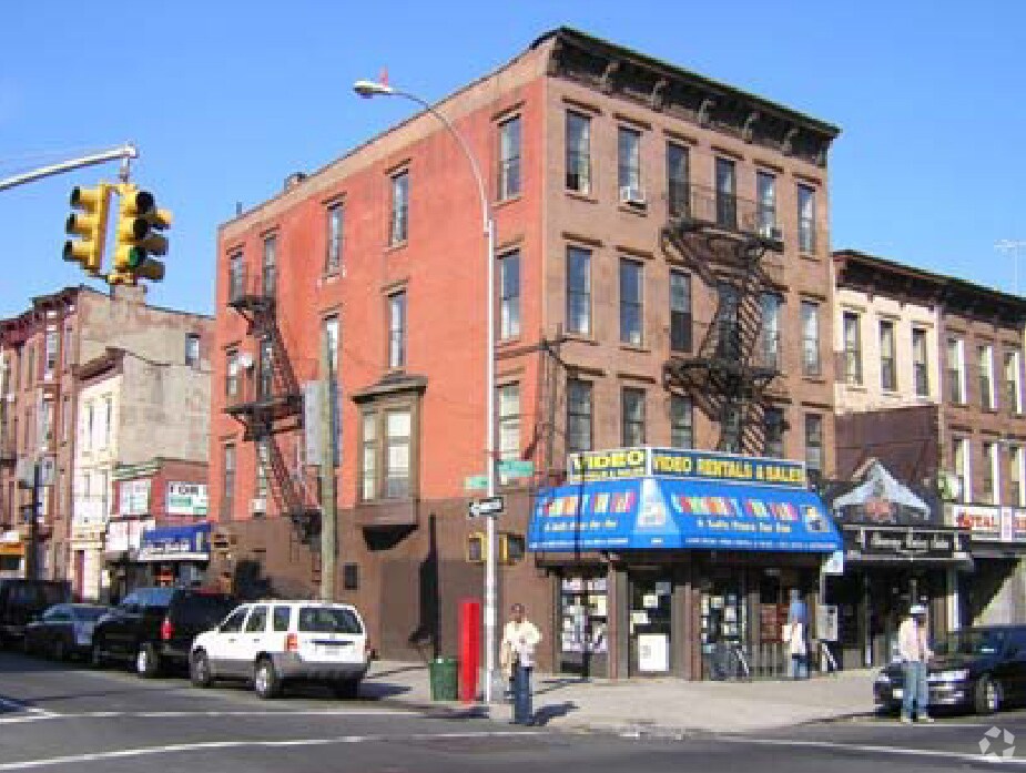 Primary Photo - 301 Halsey St