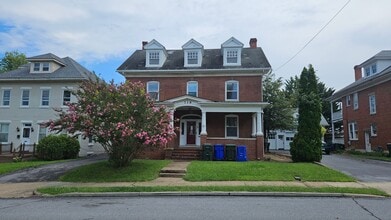 Building Photo - 738 Summit Ave